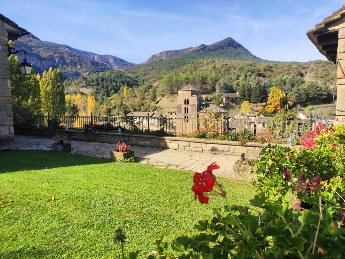 Hotel Rural El Mirador De Los Pirineos Santa Cruz de la Serós Exteriör bild