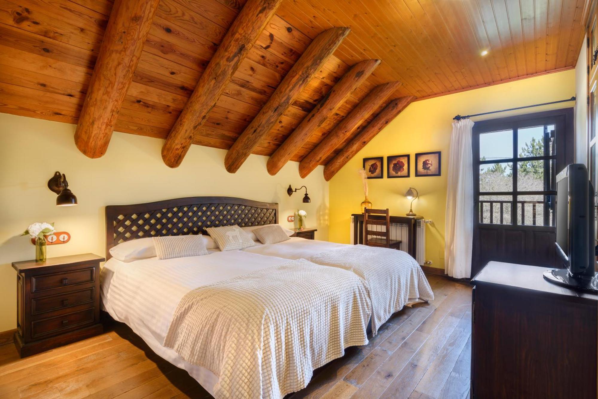 Hotel Rural El Mirador De Los Pirineos Santa Cruz de la Serós Exteriör bild