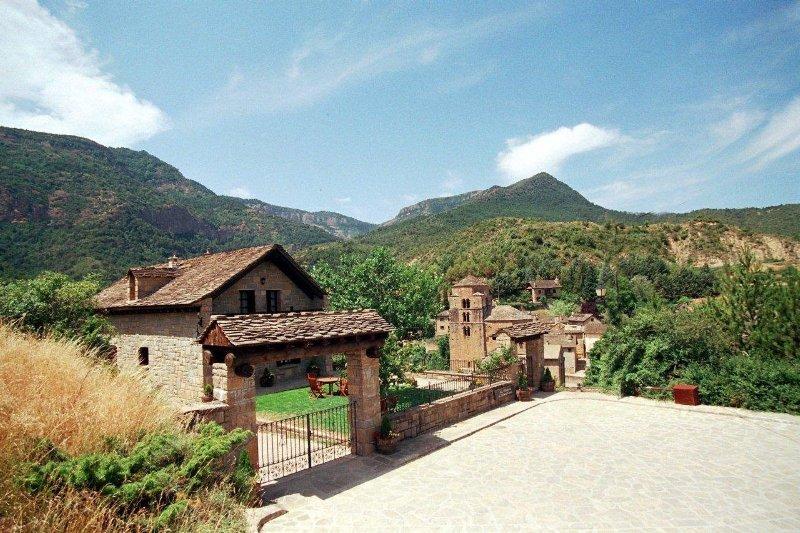 Hotel Rural El Mirador De Los Pirineos Santa Cruz de la Serós Exteriör bild